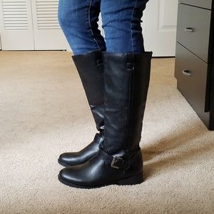 NWT Black boots - size 8